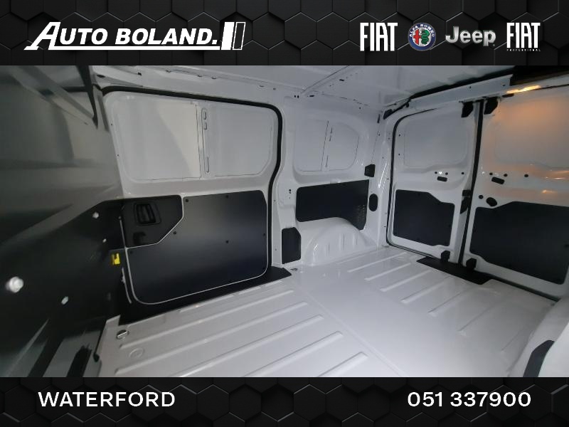 Fiat Scudo *Available for immediate delivery* - Fiat Professional Scudo Tecnico Plus L2 MultiJet 1.5D 120bhp - Twin sliding doors , Reversing camera , sensors ,  Apple Carplay , Air Con