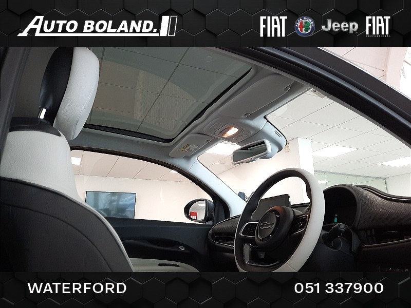 Fiat 500 *available for immediate delivery*  - La prima , Glass roof , Leather interior , wireless carplay