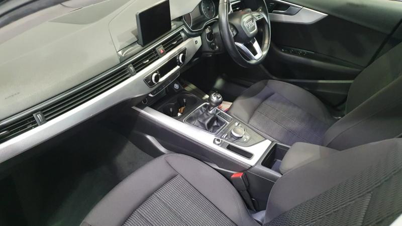 Audi A4 Ultra SE TDi 150 S tronic Auto Start/Stop