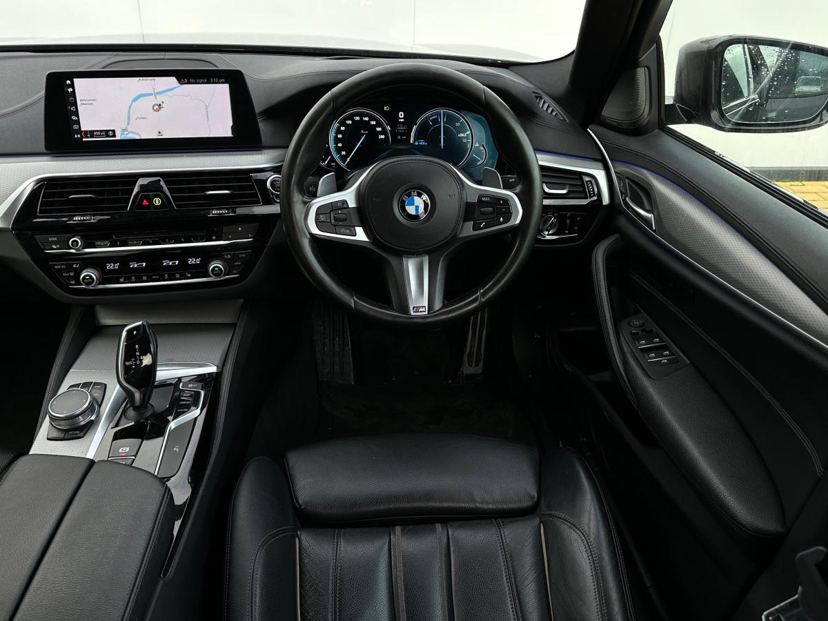 BMW 5 Series 520D M-SPORT X-DRIVE HUGE SPEC