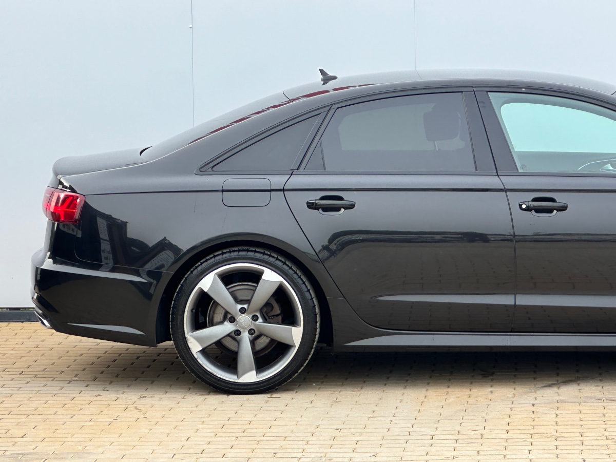 Audi A6 S-Line Black Edition Ultra