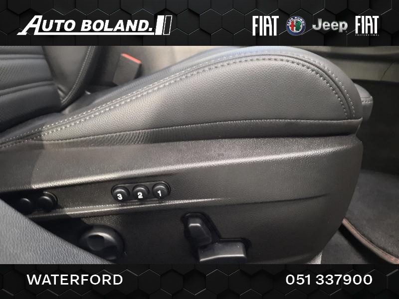 Alfa Romeo Giulia 2.0l Turbo 280hp Veloce RWD Auto Misano Blue - Adaptive Cruise , Heated steering wheel.