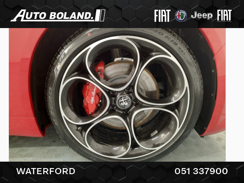 Alfa Romeo Giulia *Available for immediate delivery* Alfa Romeo Giulia 2.0l Turbo 280hp Veloce RWD Auto